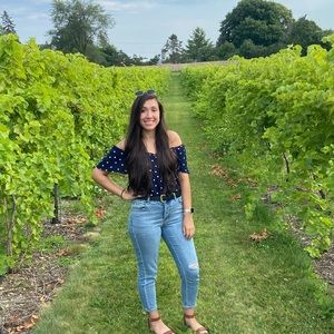 Meet your Posher, Olimpia